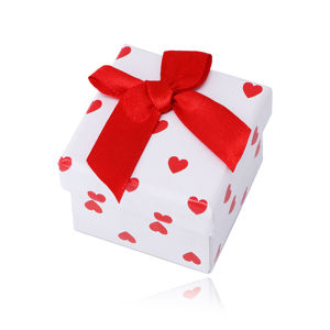 Dárková krabička na náušnice nebo prsten - bílá barva, červená srdíčka s mašličkou