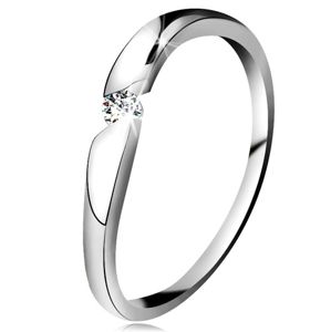 Diamantový prsten z bílého 14K zlata - briliant čiré barvy v šikmém výřezu - Velikost: 50
