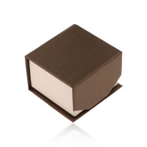 Hnědo-béžová krabička na prsten nebo náušnice, blýskavý povrch, magnet