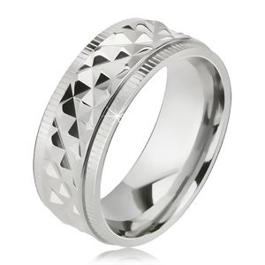 Lesklý ocelový prsten, kosočtvercový vzor, zářezy u okrajů - Velikost: 59