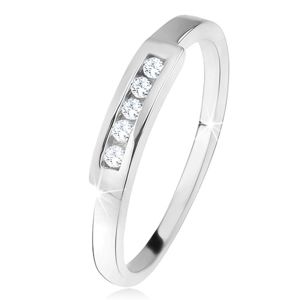 Lesklý prsten s linií čirých zirkonů, broušený pásek, ze stříbra 925 - Velikost: 58