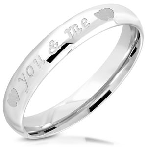 Lesklý prsten z oceli 316L - nápis "you & me", dvojice symetrických srdíček, 3,5 mm - Velikost: 55