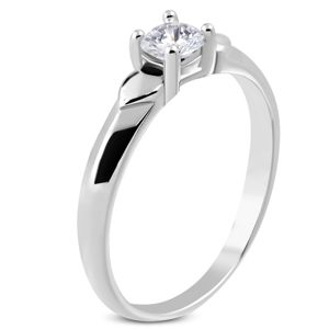 Lesklý prsten z oceli - dvě srdíčka, třpytivý zirkon čiré barvy v kotlíku - Velikost: 58