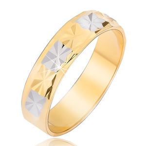 Lesklý zlatostříbrný prstýnek s diamantovým vzorem - Velikost: 56