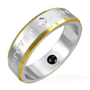 Magnetický prsten z oceli - zlaté okraje, romantické gravírování - Velikost: 56