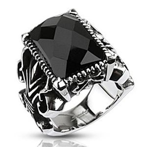 Mohutný ocelový prsten, černý broušený obdélník, vyřezávaná ramena - Velikost: 72