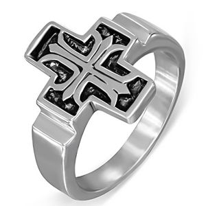 Ocelový prsten, Fleur de Lis v patinovaném latinském kříži - Velikost: 64