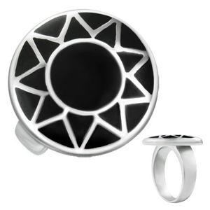 Ocelový prsten se stříbrným obrysem slunce v černém kruhu - Velikost: 59
