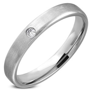 Ocelový prsten - stříbrná obroučka s čirým kamínkem uprostřed - Velikost: 63