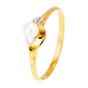 Prsten v kombinovaném zlatě 585 - zrcadlově lesklá vlnka, zirkon a perla - Velikost: 60