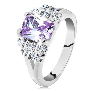 Prsten ve stříbrném odstínu s rozvětvenými rameny, světle fialový zirkon - Velikost: 61