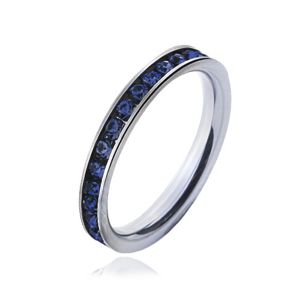 Prsten z chirurgické oceli s tmavě modrými zirkony - Velikost: 50