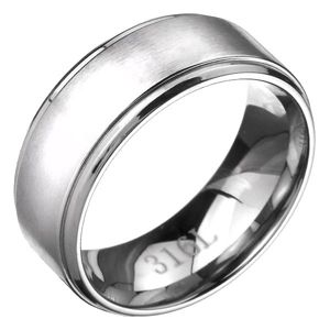 Prsten z oceli - obroučka s matným stříbrným pásem, lesklé okraje - Velikost: 67