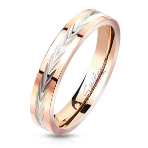 Prsten z oceli s pásem stříbrné barvy - zářezy ve tvaru písmene "V", 3 mm - Velikost: 52