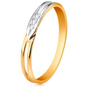 Prsten ze 14K zlata, dvoubarevná ramena s výřezem a třemi čirými zirkonky - Velikost: 51