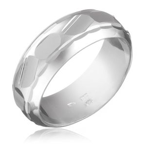 Prsten ze stříbra 925 - broušené nepravidelné tvary uprostřed - Velikost: 49