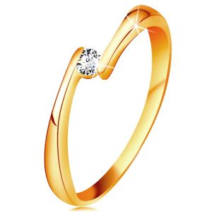 Prsten ze žlutého 14K zlata - čirý diamant mezi zúženými konci ramen - Velikost: 62