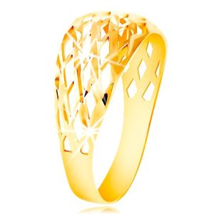 Prsten ze žlutého 14K zlata - mřížka z tenkých blýskavých linií, drobné zářezy - Velikost: 56