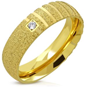 Prsten zlaté barvy z oceli - pískovaný povrch, matné pruhy, zirkon, 6 mm - Velikost: 54