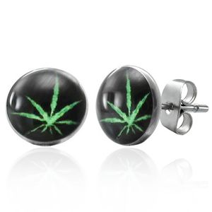 Puzetové ocelové náušnice, zelená marihuana na černém podkladu
