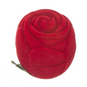 Sametová krabička na prsten - červená růže s lístky