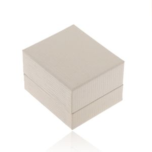 Smetanově bílá dárková krabička na náušnice - rýhovaný povrch
