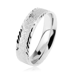 Stříbrný 925 prsten, blýskavý pískovaný povrch, malé šikmé zářezy - Velikost: 59