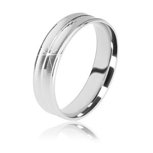 Stříbrný prsten 925 - dva matné zářezy a jeden lesklý proužek uprostřed, 5 mm - Velikost: 56
