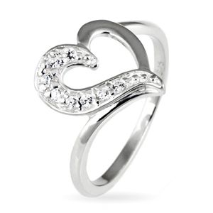 Stříbrný prsten 925 - nepravidelné srdce se zirkonovou polovinou - Velikost: 55