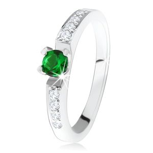 Stříbrný zásnubní prsten 925, kulatý zelený kamínek, linie čirých zirkonů - Velikost: 51