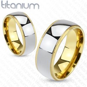 Titanový kroužek stříbrné barvy se zlatavým vroubkovaným okrajem - Velikost: 52