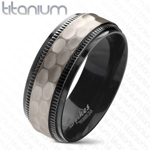 Titanový prsten, černé vroubkované okraje, broušený matný středový pás, 8 mm - Velikost: 65