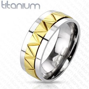 Titanový prsten s cik-cak vzorem zlaté barvy - Velikost: 67
