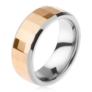 Wolframový prsten - dvojbarevný, geometricky broušený pás zlaté barvy - Velikost: 59