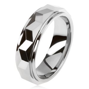 Wolframový prsten stříbrné barvy, geometricky broušený vyvýšený pás - Velikost: 64