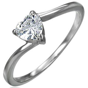 Zásnubní ocelový prsten, zirkonové srdíčko čiré barvy, úzká zahnutá ramena - Velikost: 60
