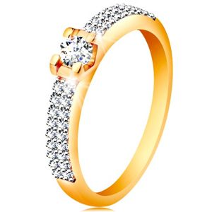 Zlatý 14K prsten - třpytivá ramena, kulatý čirý zirkon v hranatém kotlíku - Velikost: 59