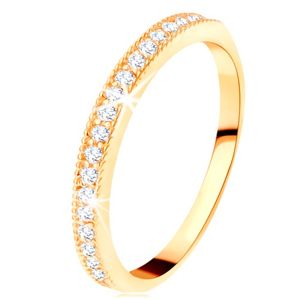 Zlatý prsten 585 - čirý zirkonový pás s vyvýšeným vroubkovaným lemem - Velikost: 60